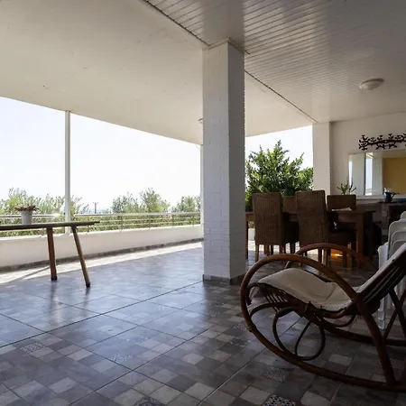 Captivating 2-bed House *