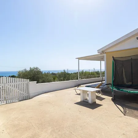 Casa de Férias Captivating 2-bed House Alaminos
