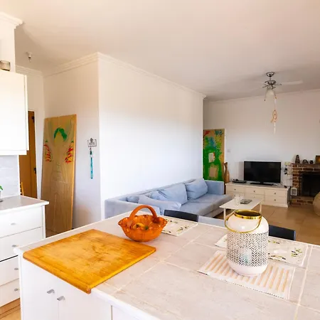 Casa de Férias Captivating 2-bed House Alaminos