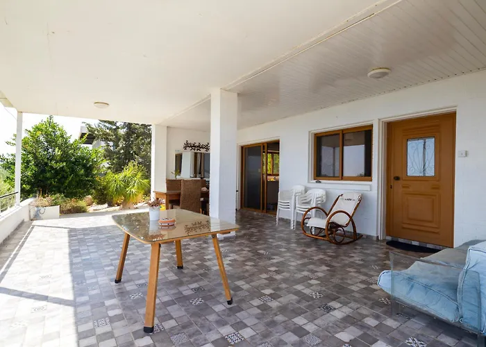 Captivating 2-bed House Semesterbostad