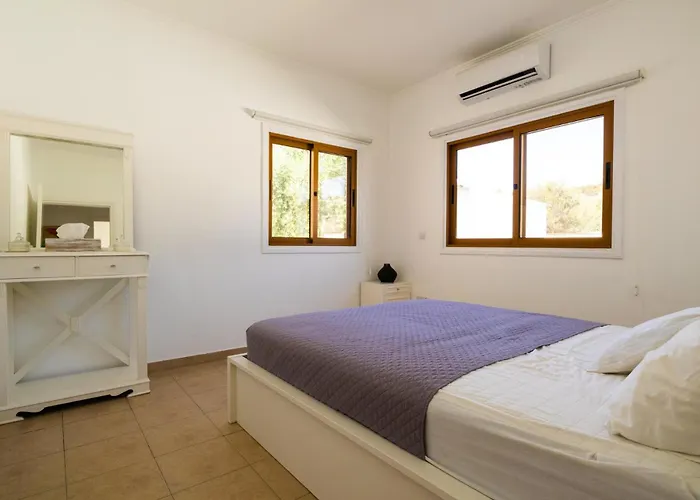 Captivating 2-bed House Semesterbostad *